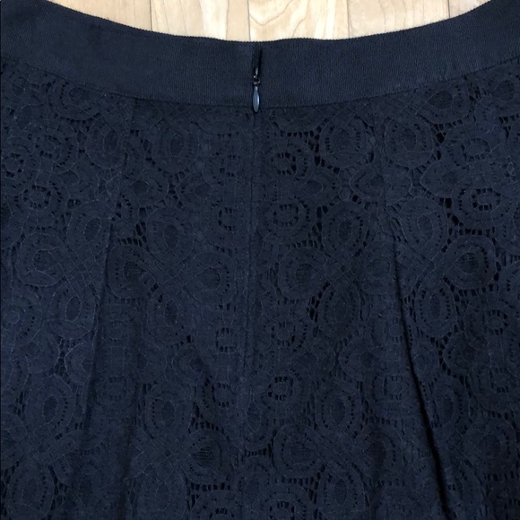 LOFT black lace skirt. Size 6. Like new. - Picture 3 of 9